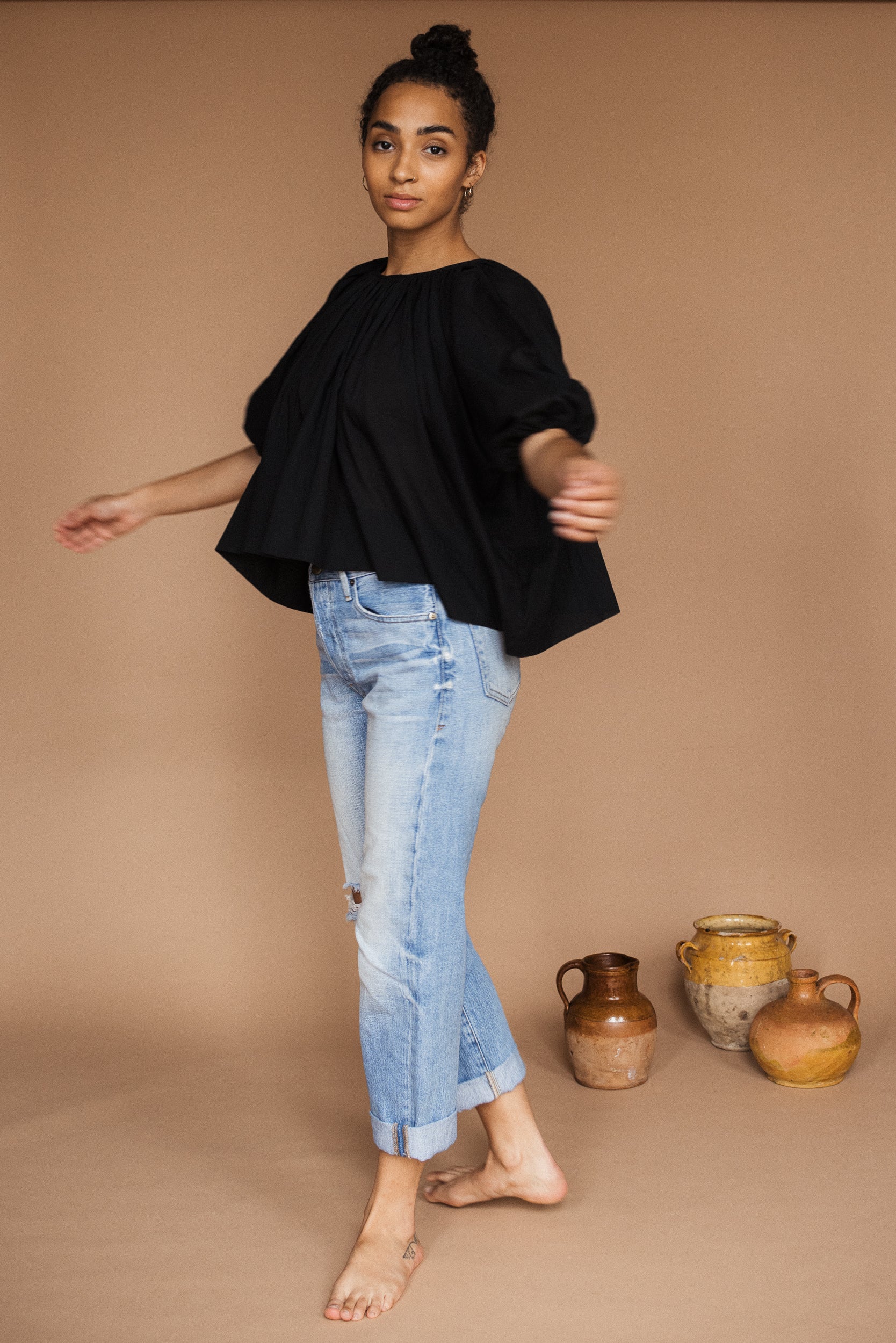 Tamboo Top with elasticized balloon sleeves, handmade in India. | Black