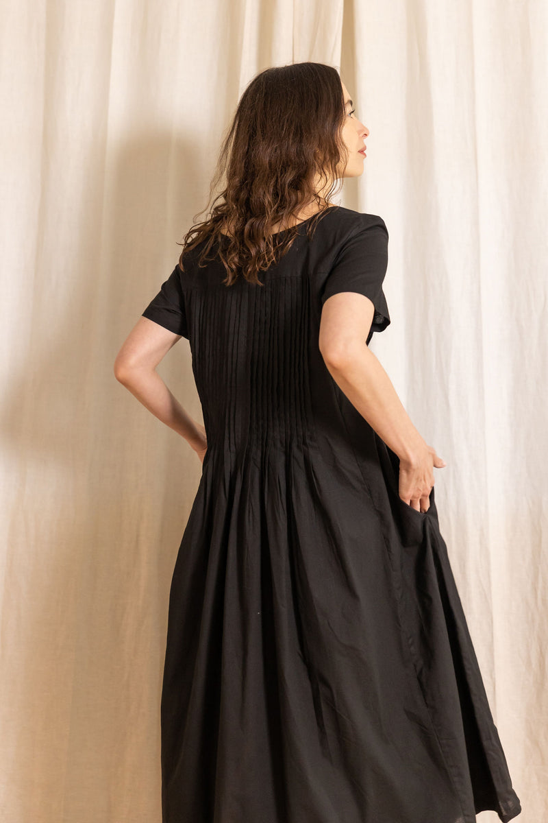 Feminine, scoop-neck Sonal Dress, handmade in India. | black