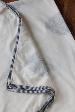 Muslin Dohar Throw Blanket, handmade in India.