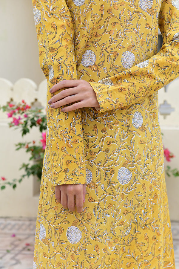 yellow dress | strawflower